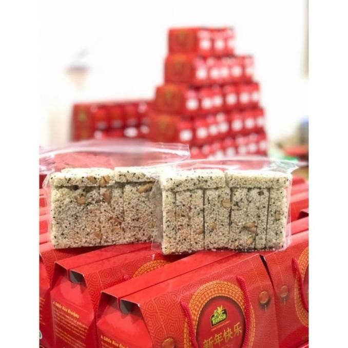 

Ricebee Original Box - Hampers Imlek / Rengginang Taiwan /makanan khas KM