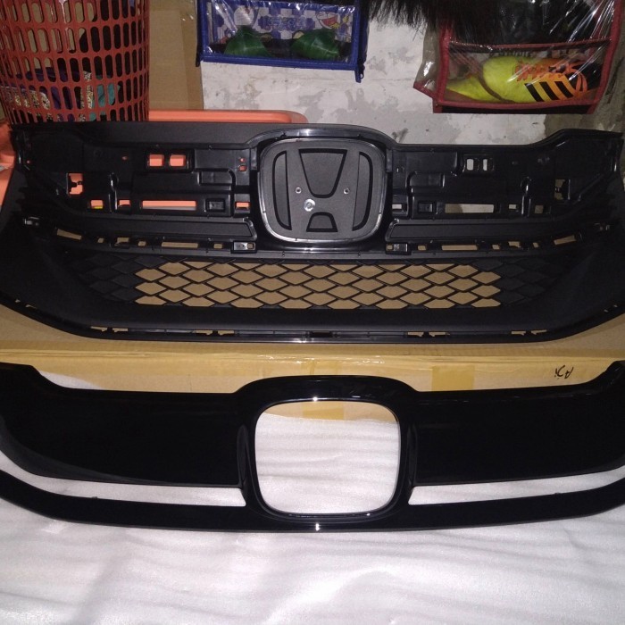 BASE GRILL + LIST GRILL MOBILIO RS FACELIFT