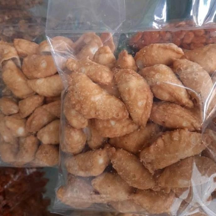 

pastel isi abon berat 1 kg