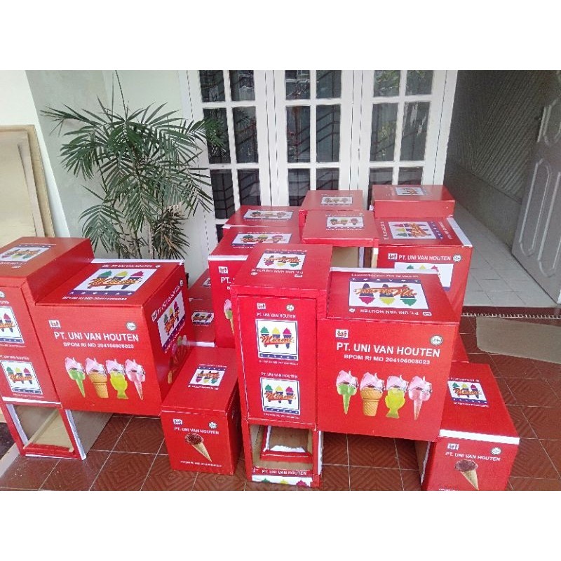 bok / atau gerobak motor untuk jualan es crim keliling..merek untuk bok bisa di sesuaikan keinginan