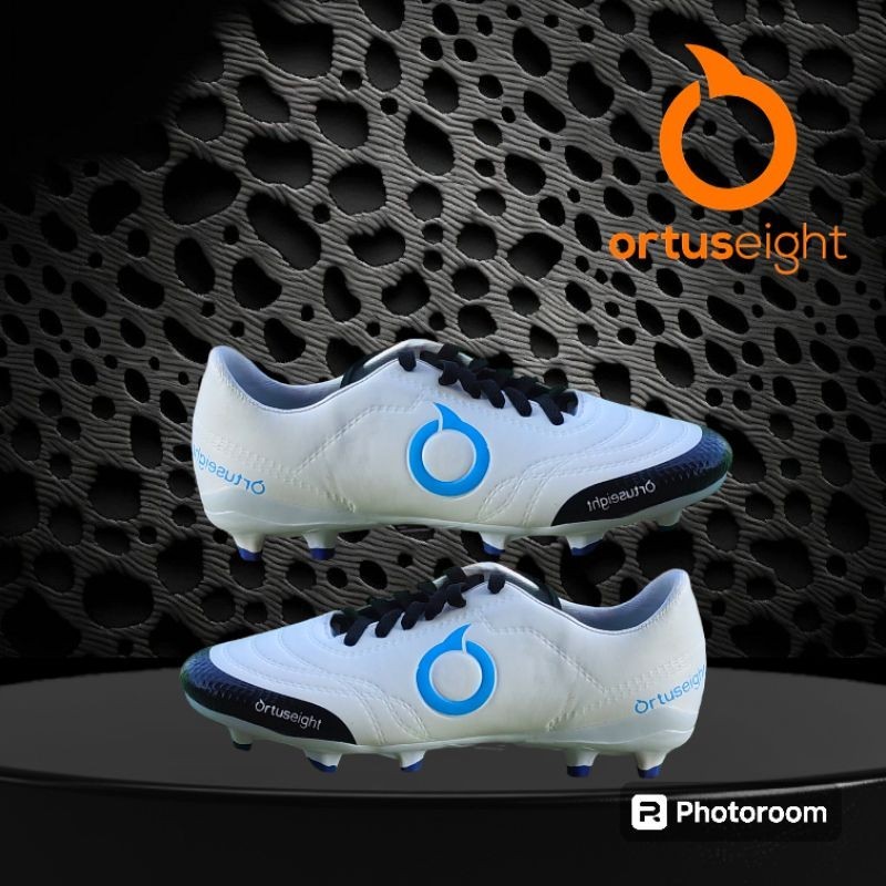 Sepatu Bola Ortuseight White&Blue