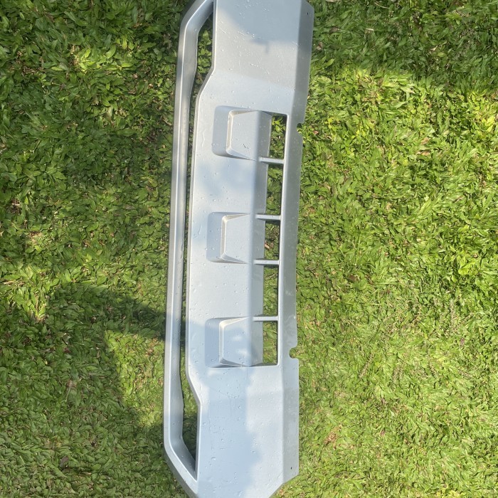 Garnis Bemper depan Asli mitsubishi pajero2021-2023