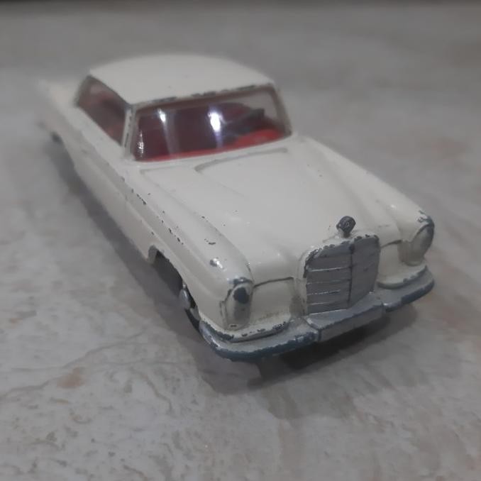 Corgi Mercedes 220SE no hotwheels Matchbox antik England 1:43 full bes