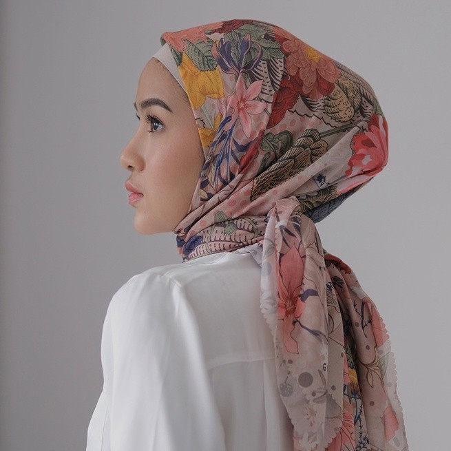 Pjs12 - Gonegani Hijab Motif Persegi Blossom Scarf