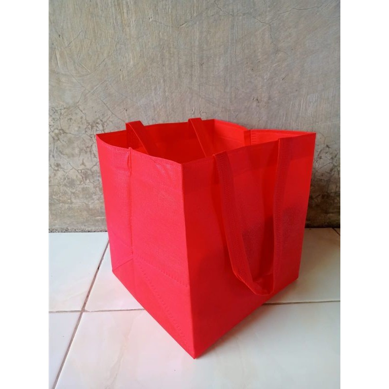 

(1 pack=60 pcs)22x22 Tas spunbond/Tas hajatan/Tas box/Goodie bag