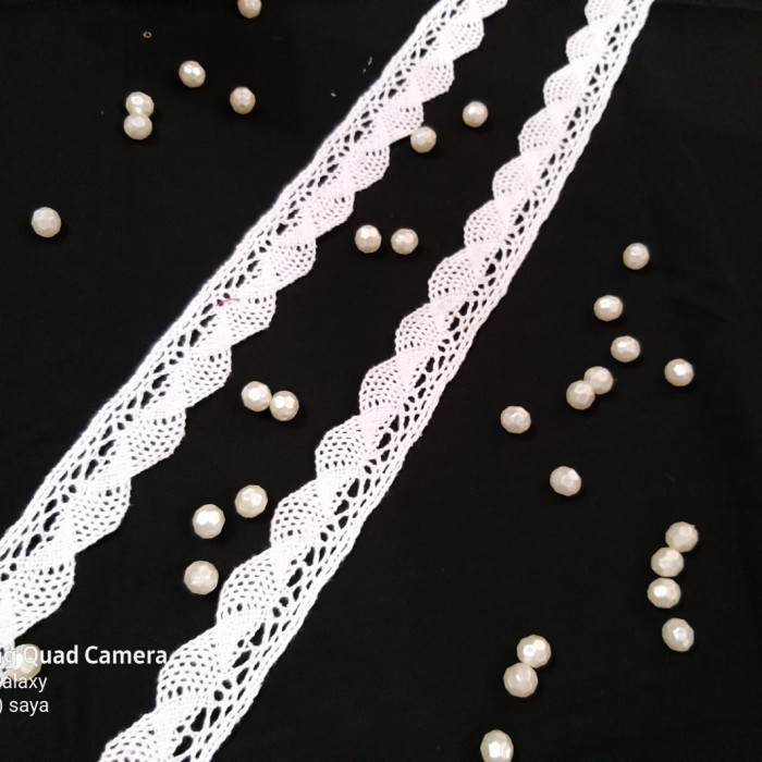 

renda rajut#2cm#putih#harga per pcs(13,5m)