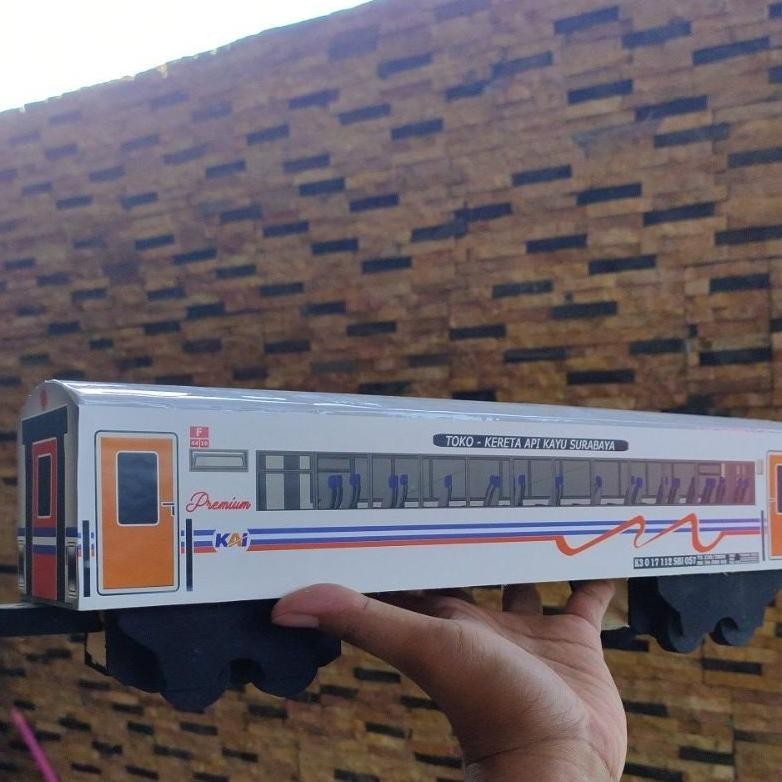 HotSale Miniatur Kereta Api Kayu Surabaya Code 57 Gerbong Premium Selendang Pecut - Toko Kereta Api 