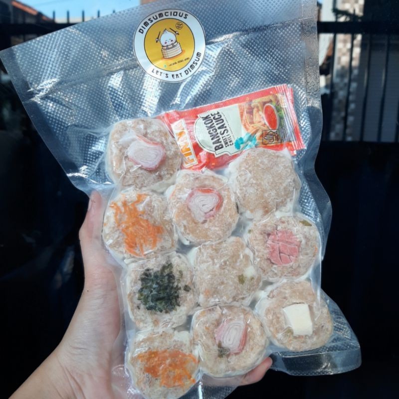 

Free Saos Bangkok/Chili Oil (Isi 10 pcs Dimsum Ayam Full Daging Varian Mix) ⚠️CEK DESKRIPSI⚠️