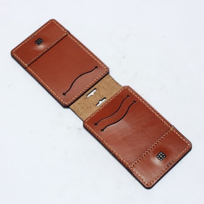 

Id Card Holder Lipat Kulit Asli Name Tag Magnet Tali Warna Tan Phid657