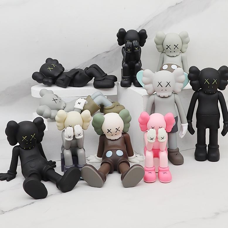 PIU Kaws Model Boneka Tangan Boneka Model Gambar Kaws Ornamen Mobil Perlengkapan Hias Ornamen Mainan