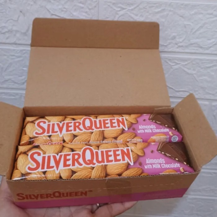 

Ready Silverqueen Almond 58 Gr ( isi 10 pcs / box )