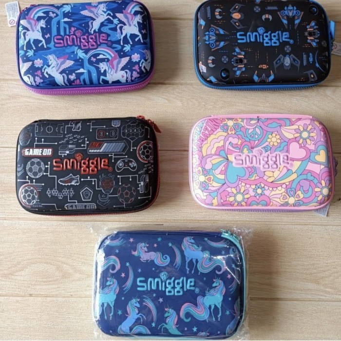 

PENSIL CASE SET BESRERTA ISINYA (MOTIF CWO) SMIGGLE ORIGINAL
