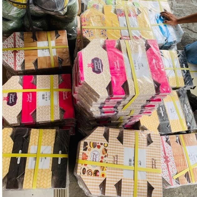 

SPECIAL Dus Kue, Box Snack, Ukuran 12x12 / 12x14 / 12x16 / motif.. Per 1pak isi 100 lbr. ru-8