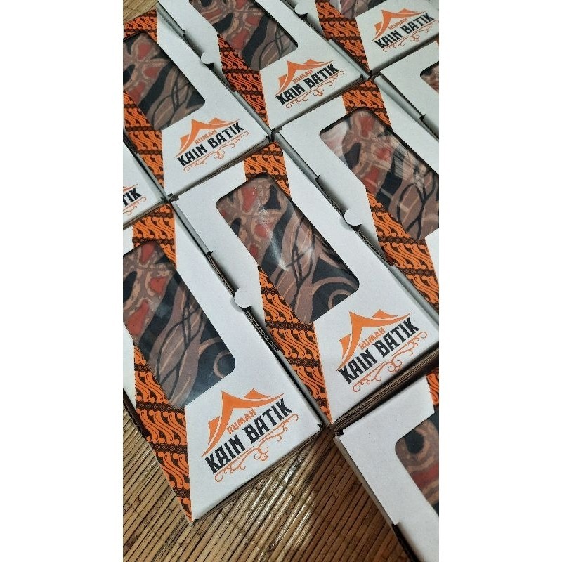 Batik Keraton // KAIN BATIK PEKALONGAN BOX HAMPERS (1 KAIN FREE 1 BOX)