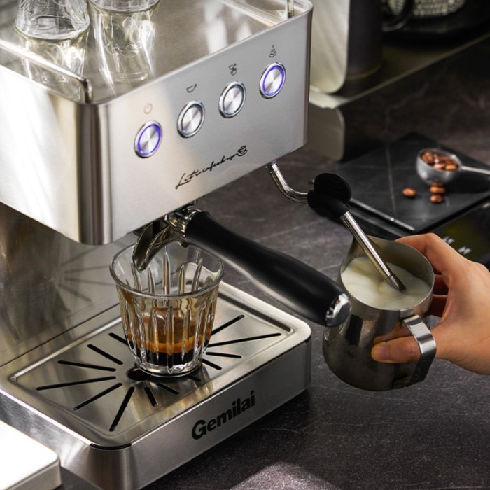 Ready Gemilai Mesin CRM3005E Kopi Espresso Coffee Maker Frothing 15 Bar 10A 1.7L