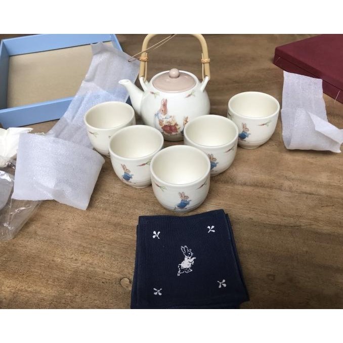 peter rabbit tea pot set / teko peter rabbit set