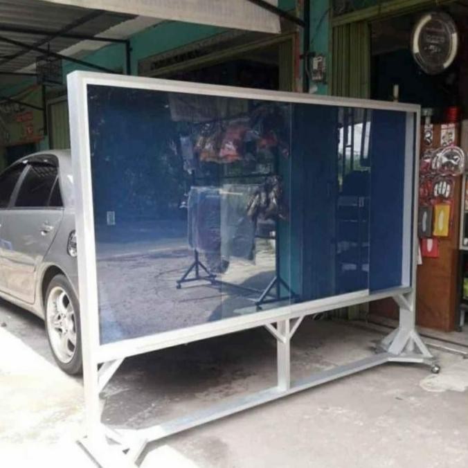 

Jual Mading Standing Kaki Uk 120. X 240 Karpet Biru