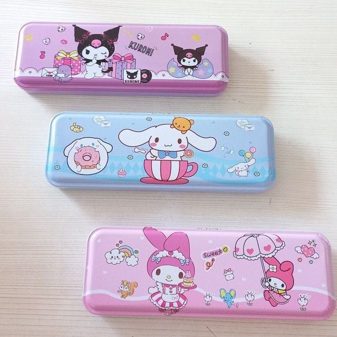 

CUCI GUDANG Pencil Case Kaleng Kuromi / Kotak Pensil Sanrio My Melody / Tepak Cinnamoroll Terbaru