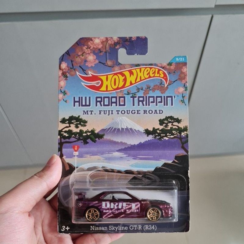 Hot Wheels HW Road Trippin Nissan Skyline GT R R34 Purple