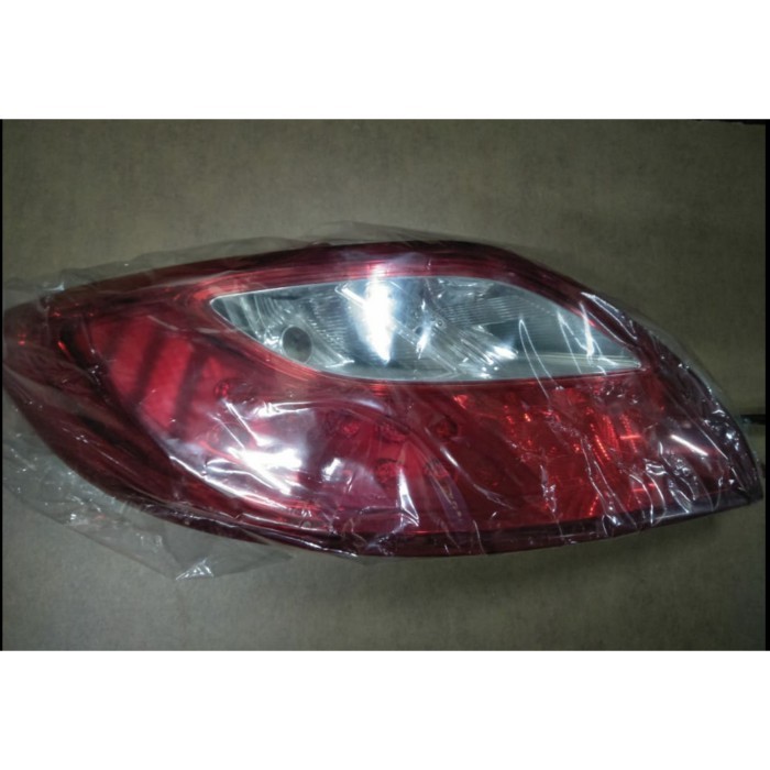 Lampu belakang mazda 2 Original