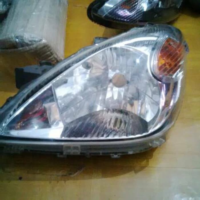 Headlamp Avanza atau Xenia VVTI Original