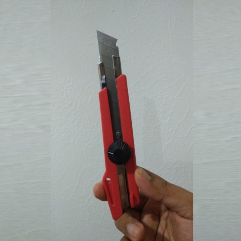 

Cutter Pisau Cutter Besar Pemotong Kertas Cutter Besi
