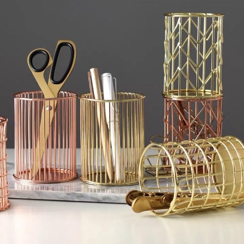 

PetiteMaison Metal Storage Brush or Pen Holder / tempat kuas / pulpen / pensil