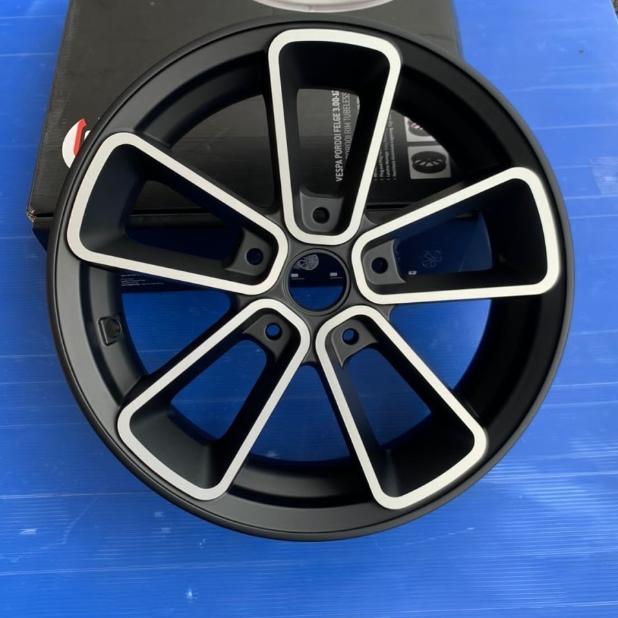 Velg Sip Pordoi 300-12 Black Polish utk Vespa Matic/Px