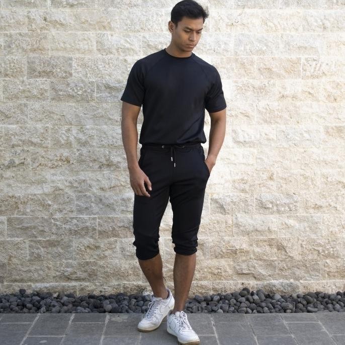 Celana 3/4 Jogger Selutut Olahraga Training Gym Lari Pria - Hitam