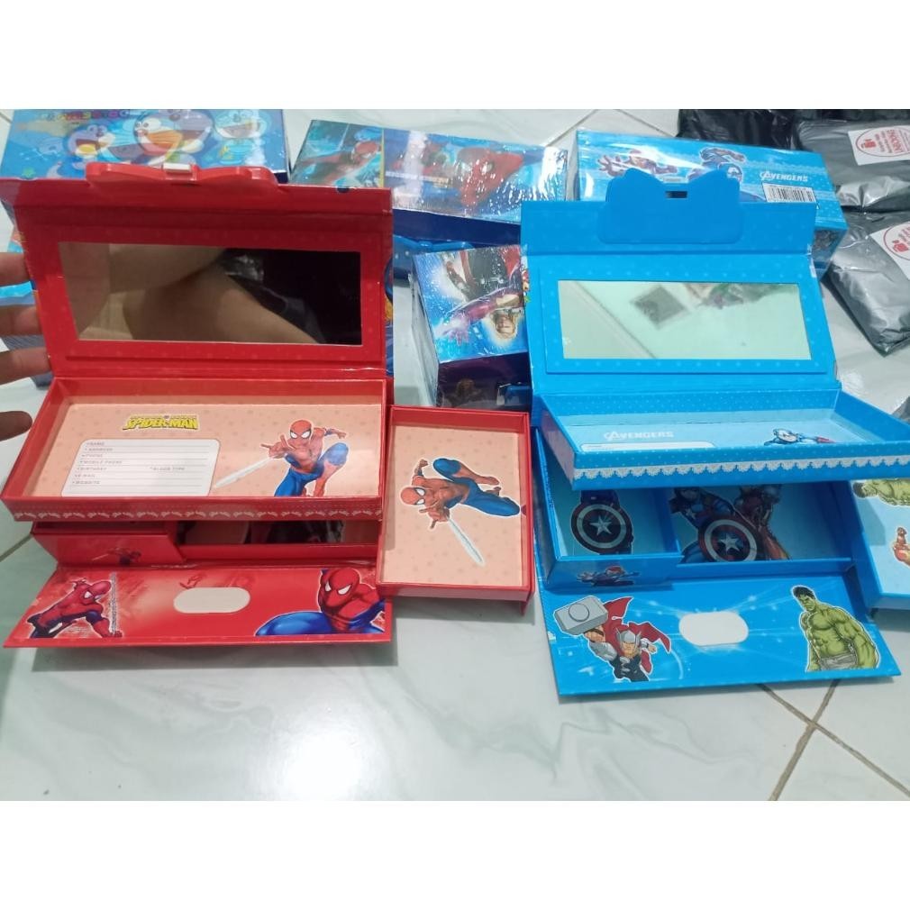 

Vd08 Kotak Pensil Cowok/Laki_Laki/ Tempat Pensil Kode Karakter 3 Tingkat / Kotak Pensil 3D Bnyak Pilihan Karakter Buruan Beli