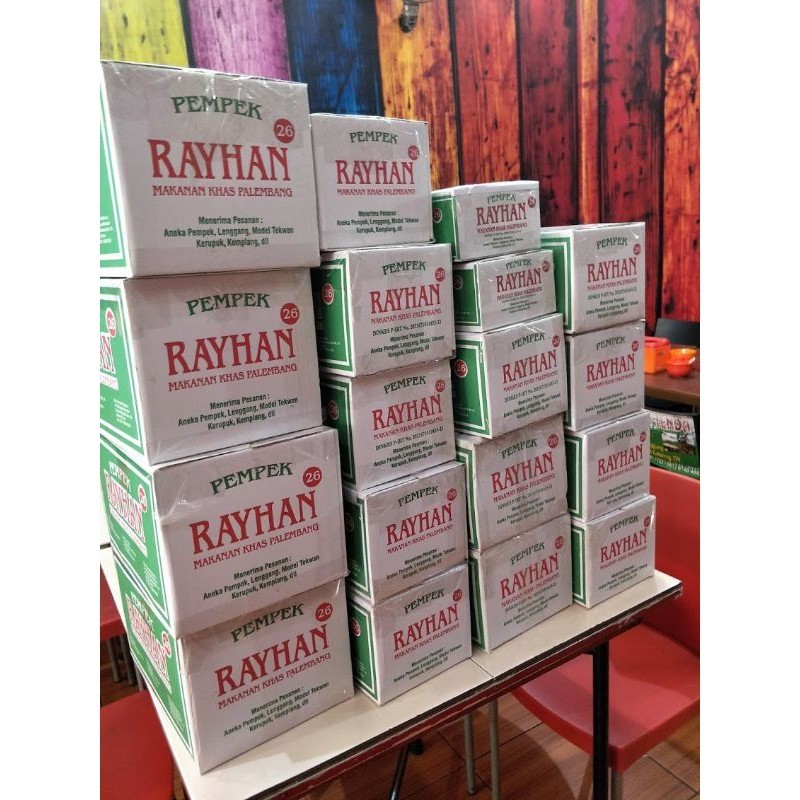 

PAKET 2 KG 80 PCS PEMPEK PALEMBANG PEMPEK RAYHAN VACUM FROZEN + CUKA PEMPEK LALA PEMPEK EDY ASLI