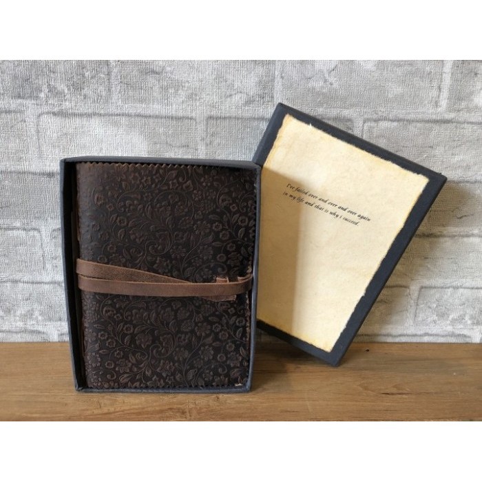 

Buku kulit/LEATHER JOURNAL FLORAL EMBOSS LARGE THICK IN MEDIUM BOX