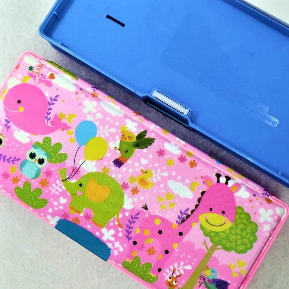 

Terbaru Kotak Pensil Tutup Magnet 2 Sisi + Isi Xd-9517 / Tempat Pensil / Tepak Pensil / Boks Pensil / Box Pen / Pencil Case Fuz-611