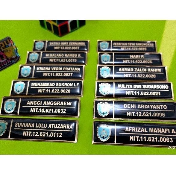 

GC27 Name Tag Papan Nama dada Kuningan Peniti Magnet Original