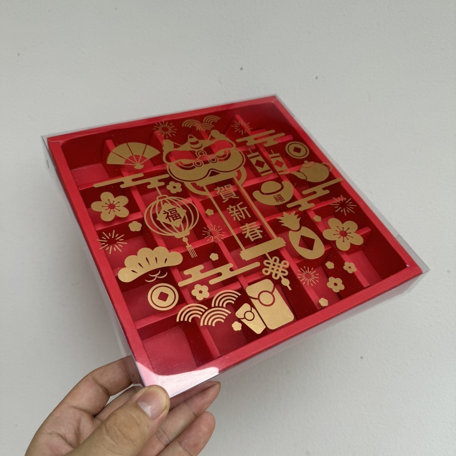 

Dus Nastar sekat 25 mika Imlek uk. Per sekat 3.5x3.5x3.5 + Free Tag - Dus Merah
