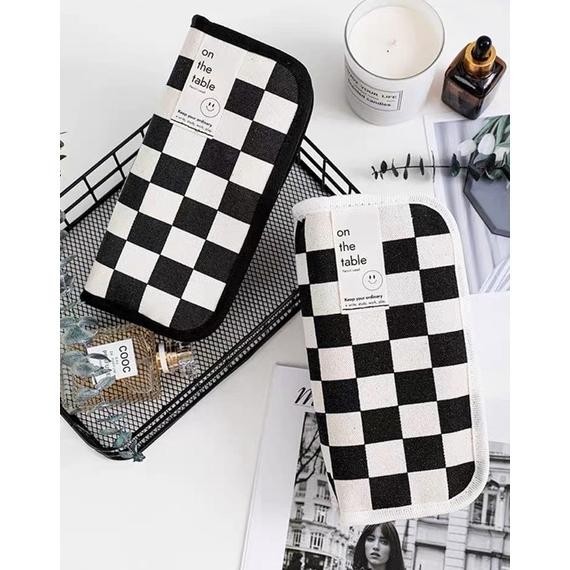 

By05 Chess Smile Korean Pencil Case / Kotak pensil Motif Grid Pattern / Tempat Pensil Geometri Kapasitas Besar Premium Quality Sale
