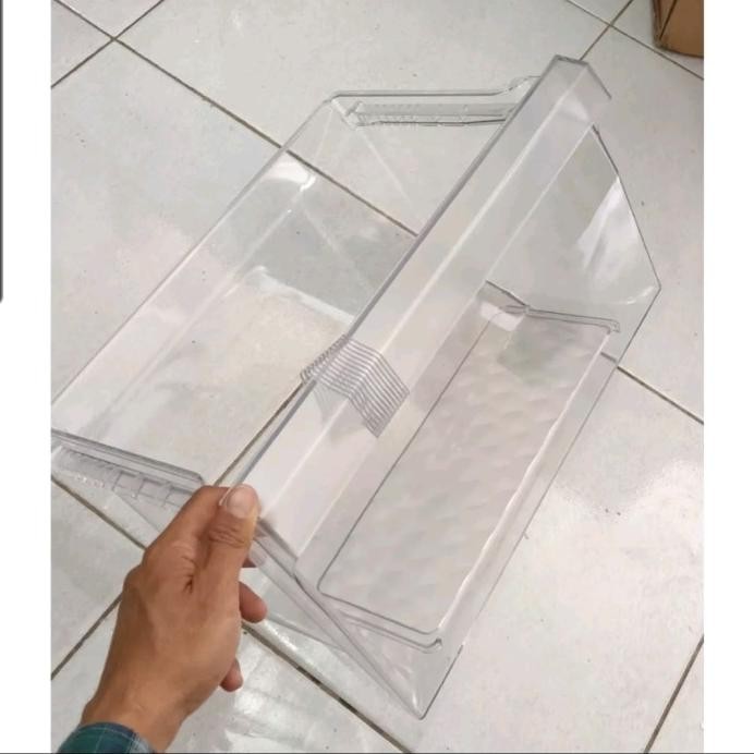 RAK SAYUR DAN BUAH KULKAS 2 PINTU LG MEDIUM INVERTER