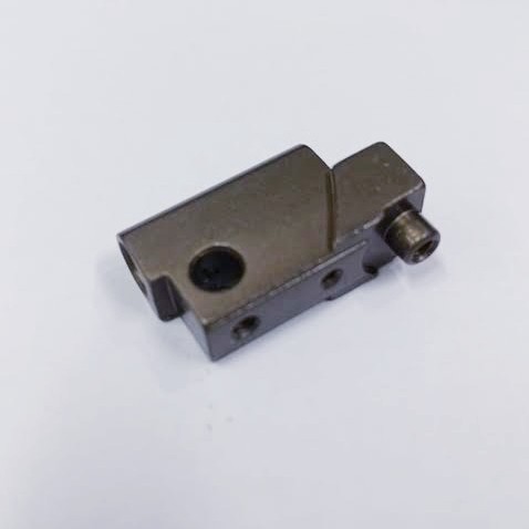

hanya disini] Original Termurah Dudukan Needle Clamp Mesin Obras Industri 747