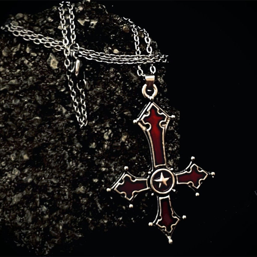 Kalung Liontin Salib Terbalik Gotik Merah Darah