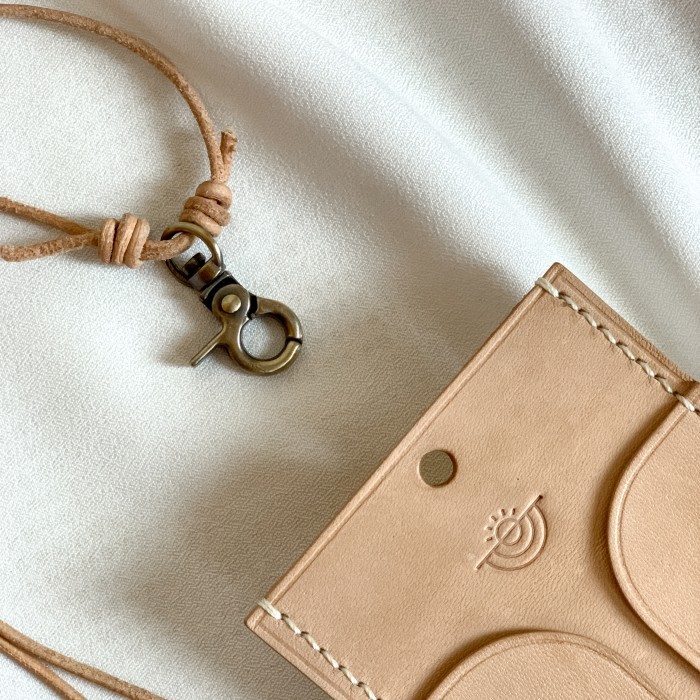 

Terbaru!!! ID Card Holder - Name Tag Kulit Natural Vegtan