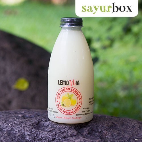 

Lemonia Sari Lemon Rasa lemon Botol 350 ml Sayurbox