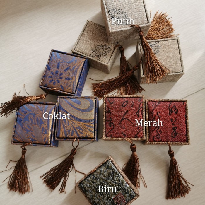 

Ready Kotak Hadiah