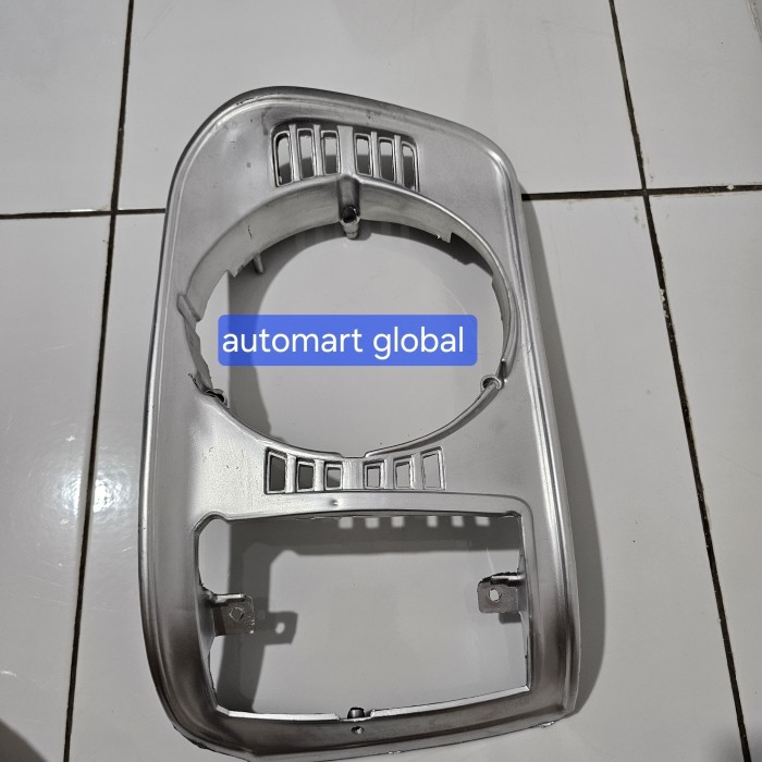 AutoGear ring lampu depan Hiace lama  - kanan