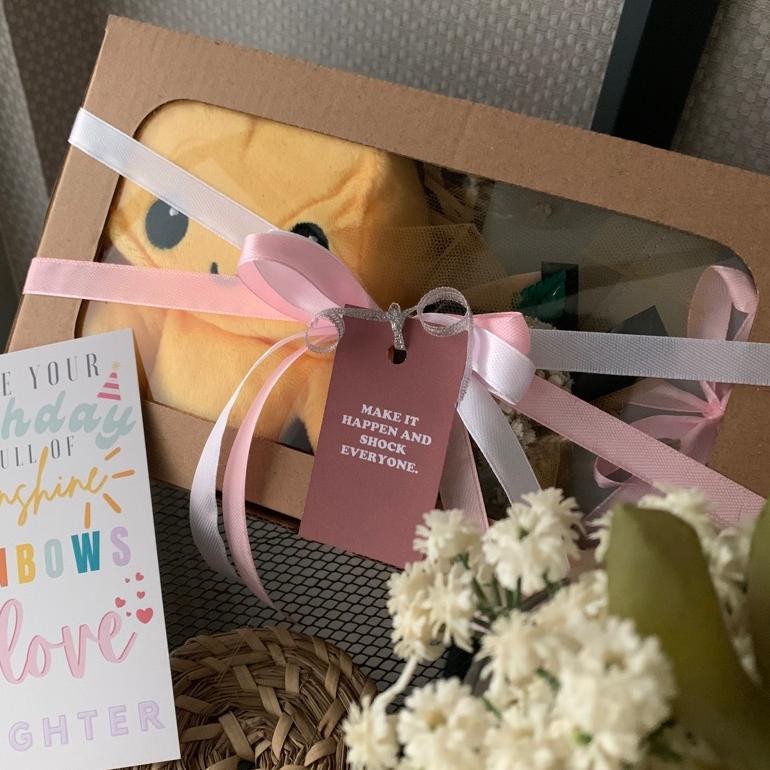

Terlaris Kiyomi Gift / Kado Teman / Kado Anniversary / Kado Ulang Tahun / Kotak Kado / Kado Pacar / Kado Boneka / Birthday Gift Box / Birthday Hampers Or42