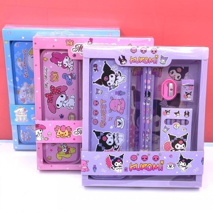 

Kekinian Kotak Pensil Anak Set 7 In 1 Stationery Untuk Hadiah /Anak Sekolah Sanrio Stationery /Alat Tulis Set Kotak Pensil Karakter Kuromi Murah Lucu Terlaris