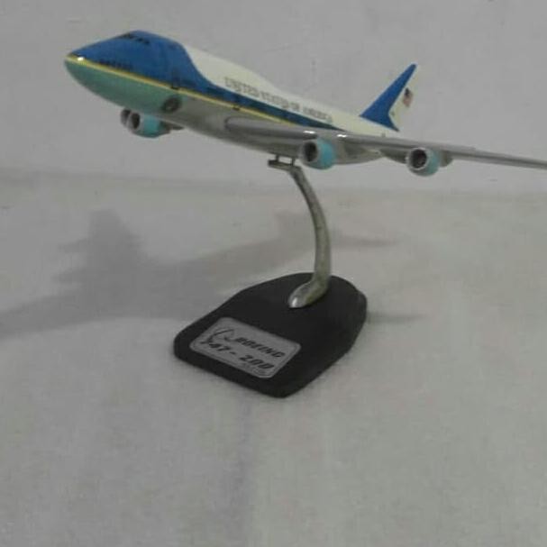 Miniatur Pesawat USA Air Force One 747-200 scale 1:200