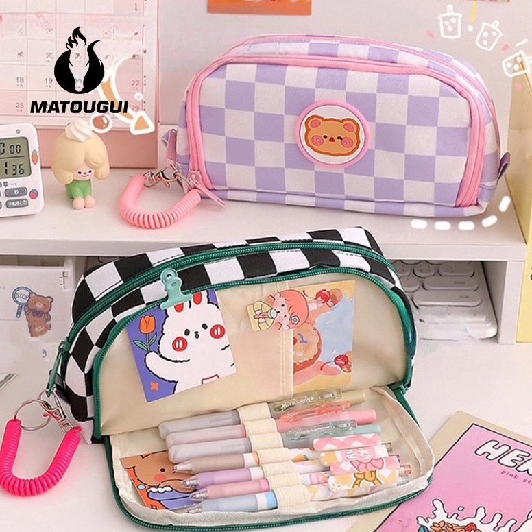 

Murah.. MATOUGUI - Kartun Beruang Pensil Sleting Korea Aesthetic Lucu Import / Pencil case/Premium/Plaid / Zipper/ Kompartmen/ Imut/ Cute/ kelinci/ rabbit/ Alat Tulis Siswa Sekolah Tas Kanvas Tas Gadis VVQ