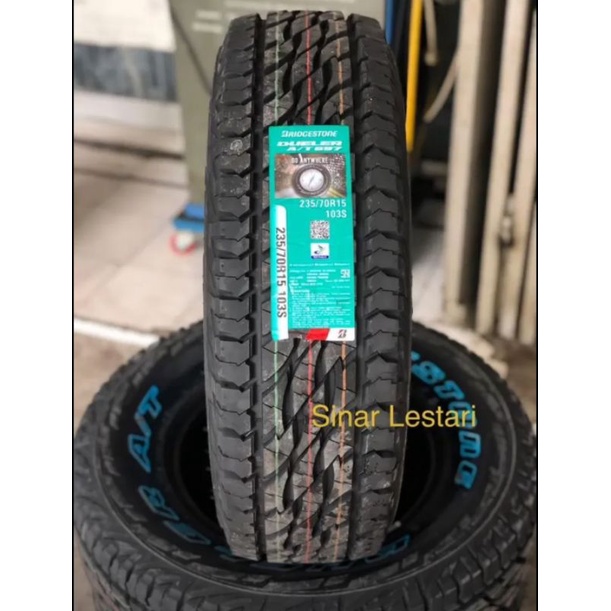 Ban Bridgestone Dueler AT 697 235 70 R15 Ban Mobil Panther touring, Innova Dll.