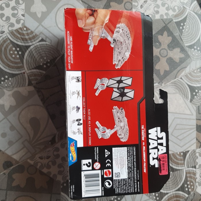MUST HAVE STAR WARS MILLENIUM FALCON VS FIRST ORDER TIE FIGHTER, HOTWHEELS SALE TERMURAH