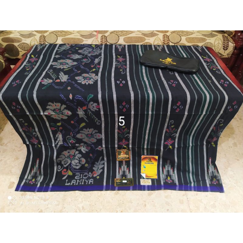 Sarung LAMIYA 210 MS Sutra 50 Motif Kembang Mix GOLD